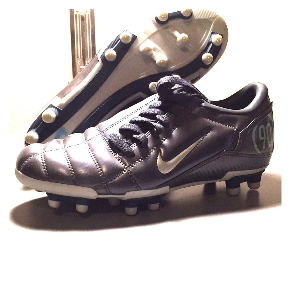 Nike Women’s Total 90 III FG Soccer Cleats